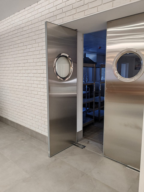 МАЯТНИКОВЫЕ ДВЕРИ